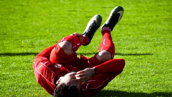 Passt sich der Männerfußball dem der Frauen an?
